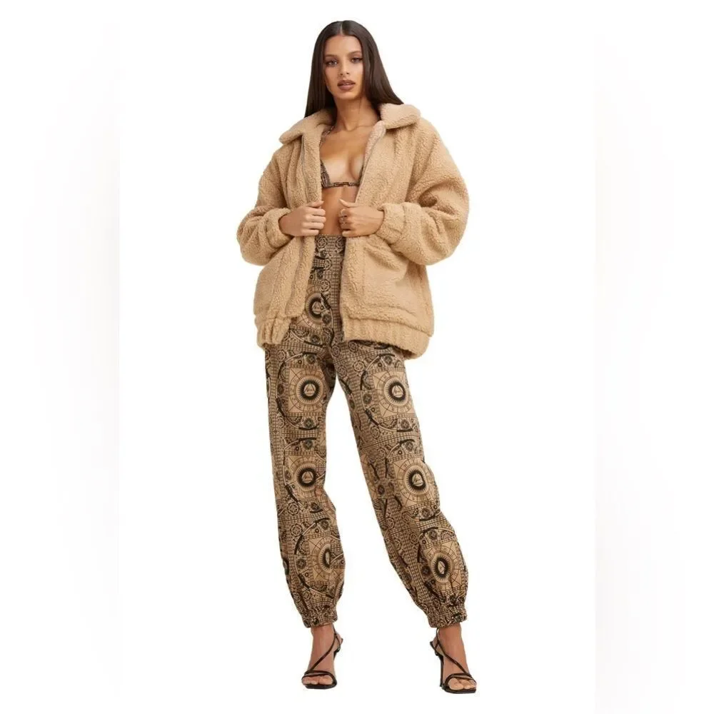 I.AM.GIA I AM GIA Pixie Teddy Coat Caramel
Tan Sherpa Blogger favorite Coat - Picture 4 of 16